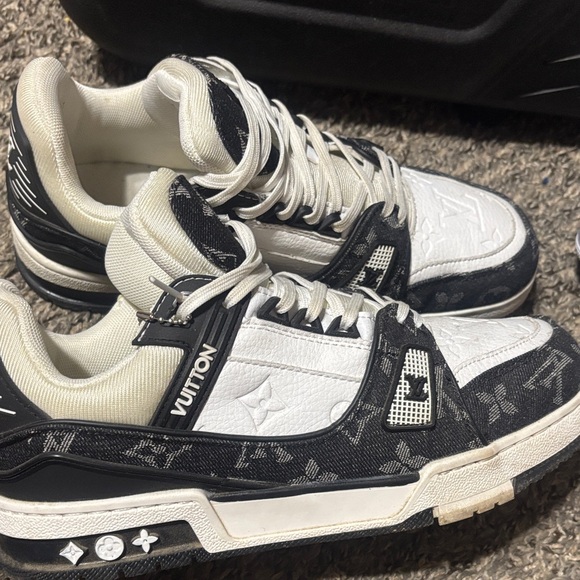 Mens size 10 - Picture 1 of 2